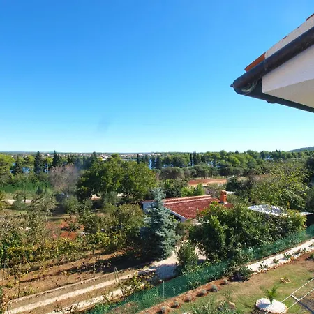 Mato 1763 Apartman *