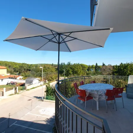 Mato 1763 Apartman *