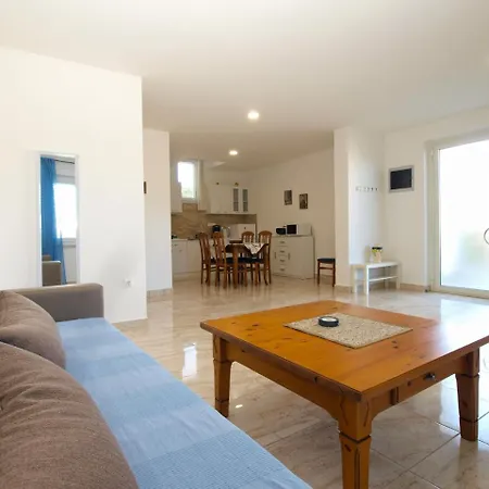 Mato 1763 Apartman *