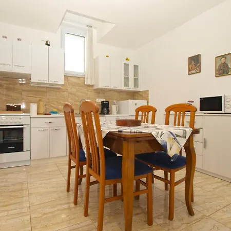 Mato 1763 Apartman Banjole